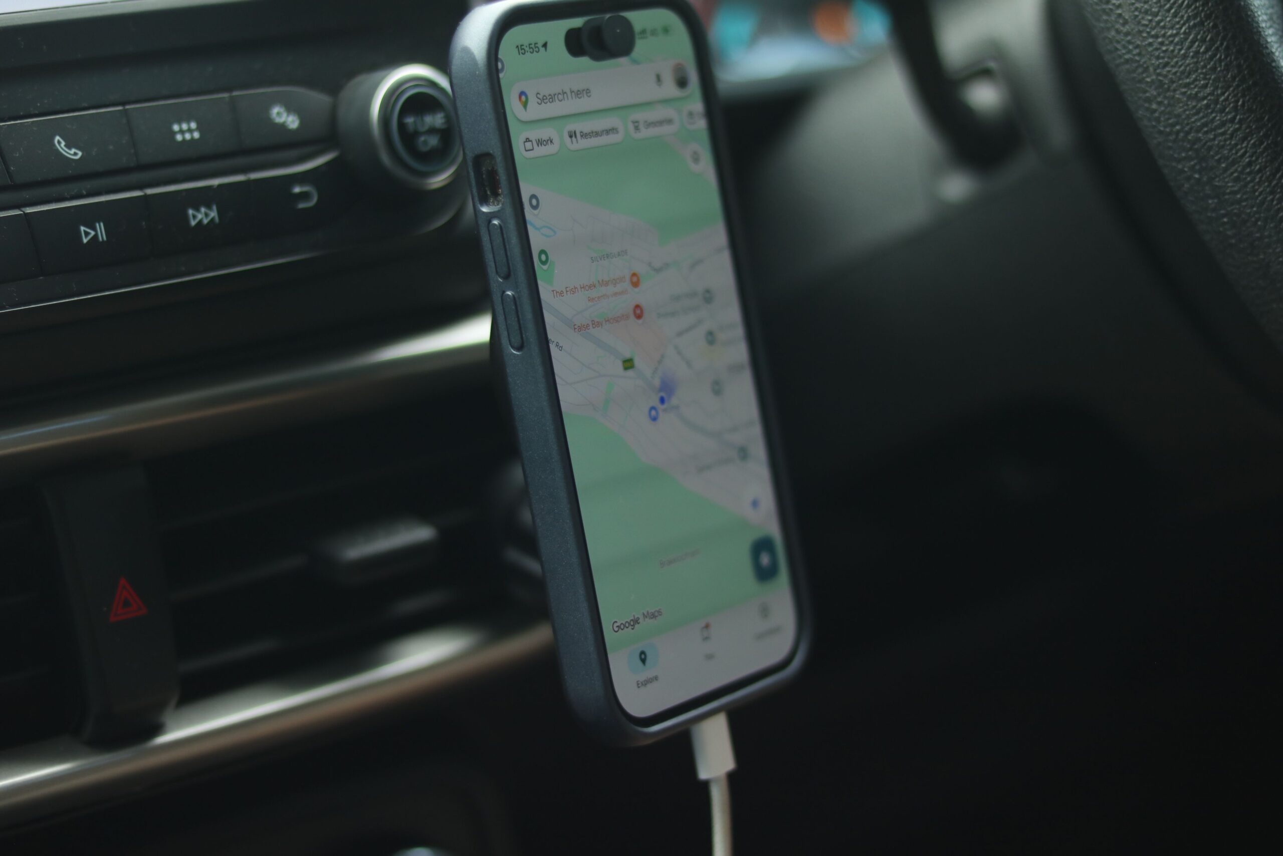 ワイヤレス充電機能付き車載スマホホルダーおすすめ比較｜充電W数・自動アームで選ぶ