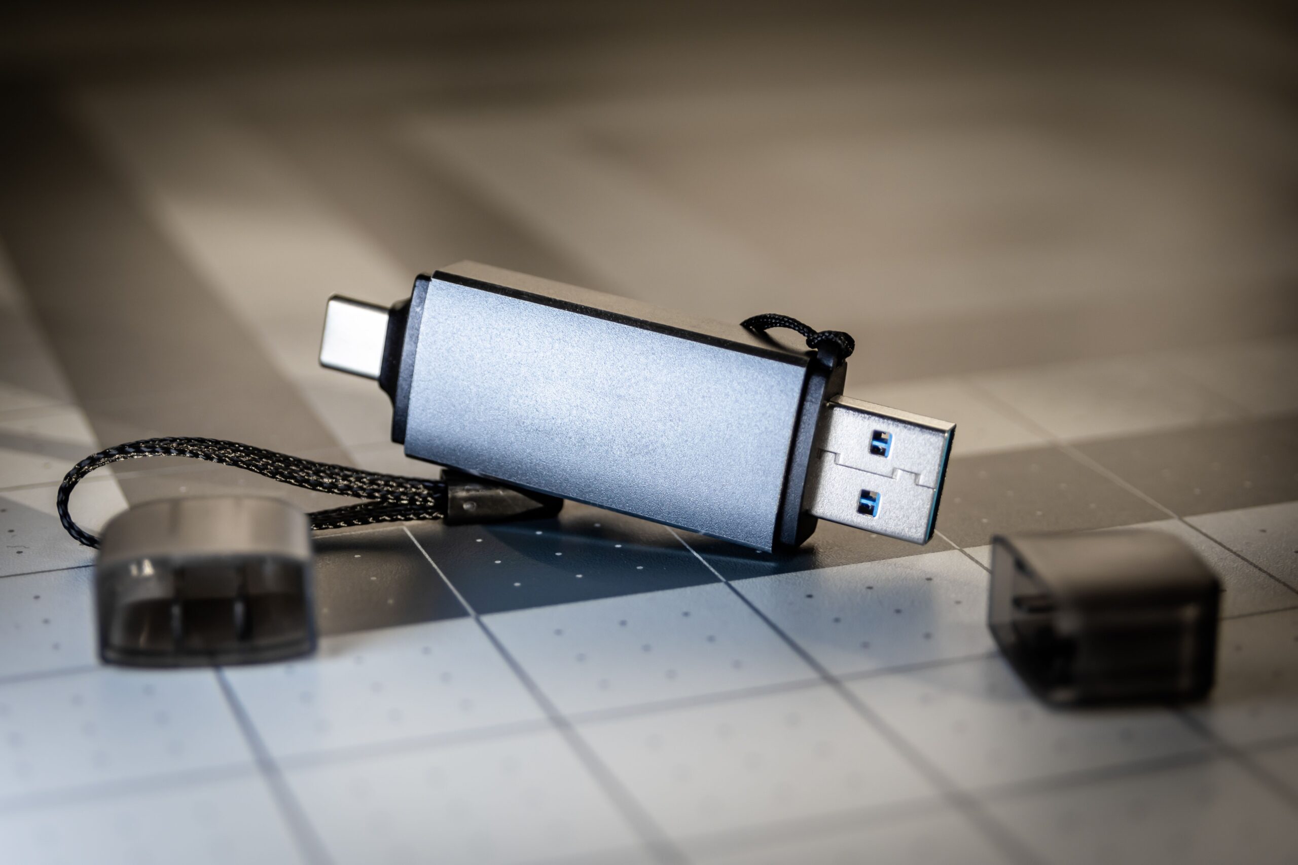 スマホ用USBメモリおすすめ比較｜Lightning・USB-C対応で選ぶ人気6選